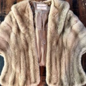 STUNNING VINTAGE FUR SHAW/WRAP